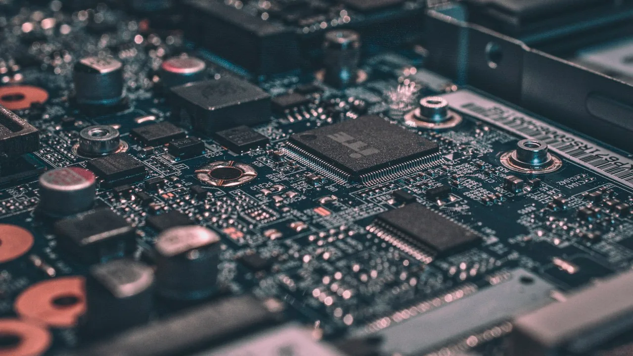 Fotografia ilustrativa de tecnologia e computadores